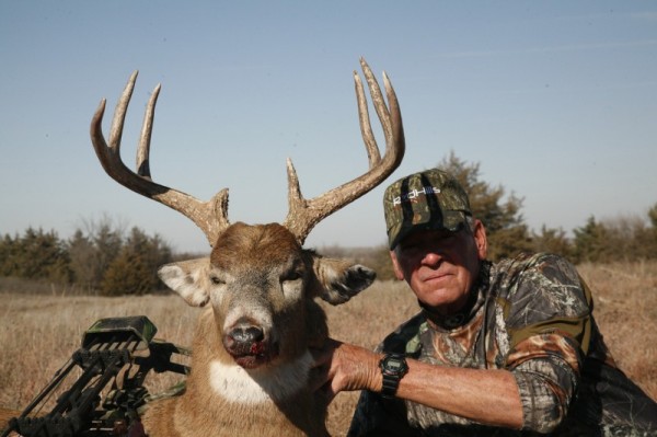 8 Point 140 Class Whitetail Deer - The Deer Hunting