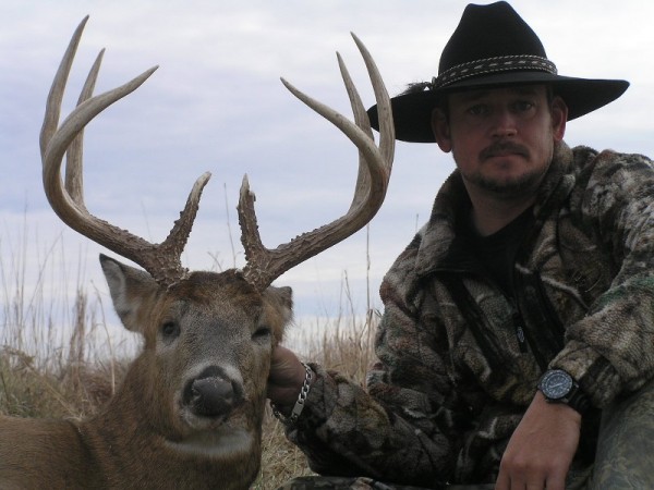 Kansas Deer Hunts Bow 150 inch 8 point