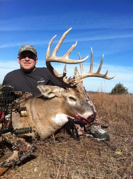 Kansas Deer Hunts bow 193 inch 10 point
